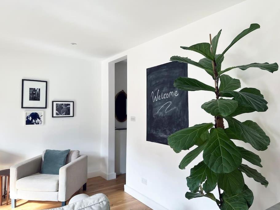 Poets Rest, Free Parking, Ev Socket Fees Apply Walk To Beach Brighton Екстериор снимка
