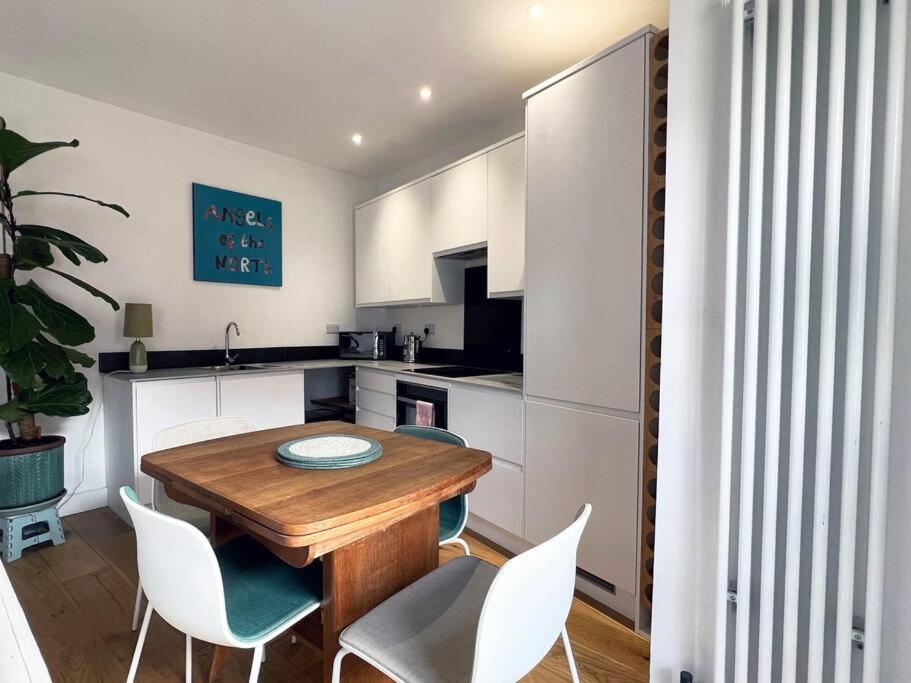 Poets Rest, Free Parking, Ev Socket Fees Apply Walk To Beach Brighton Екстериор снимка